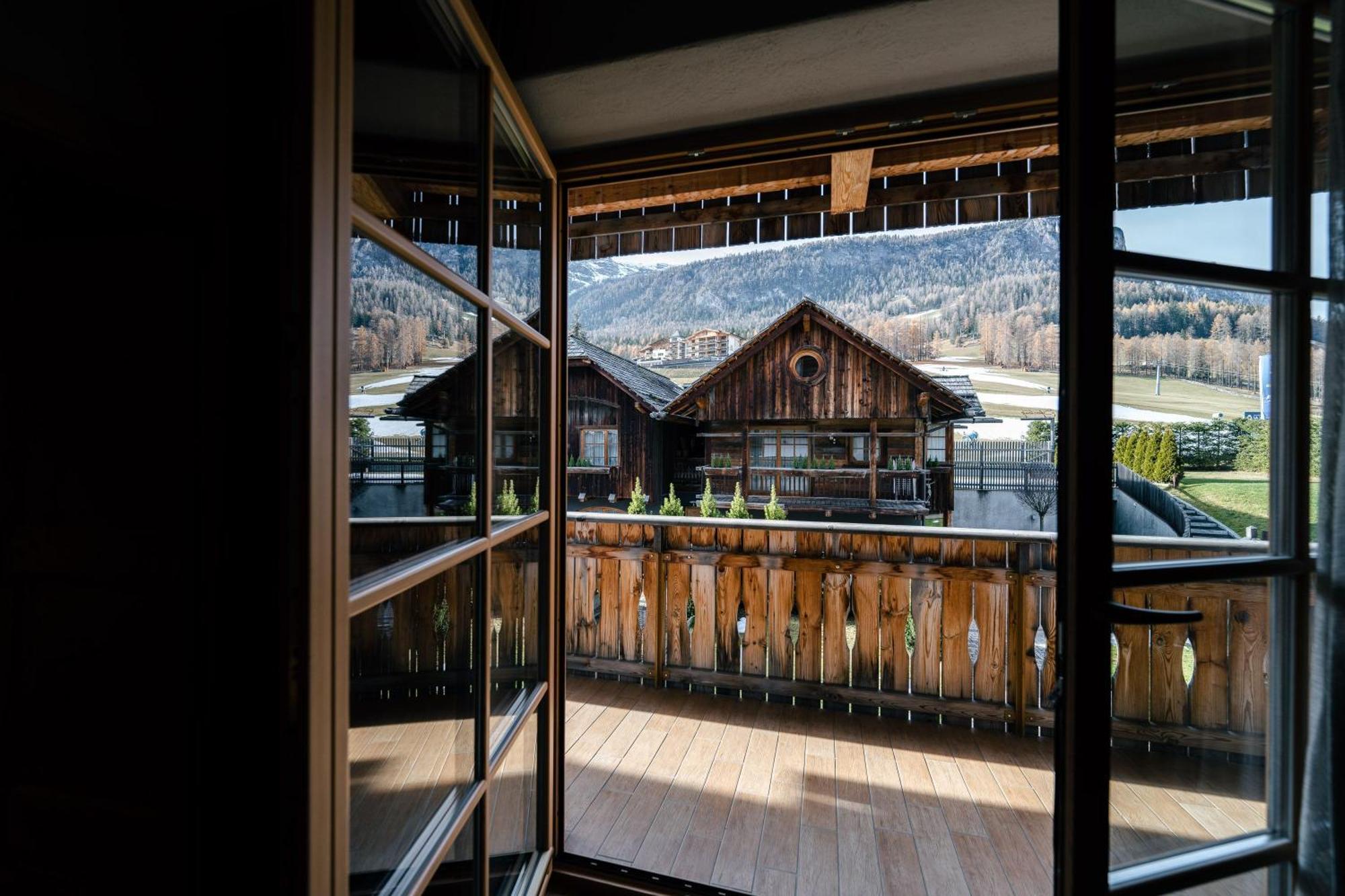Sportony Mountain Lodges La Villa  Buitenkant foto