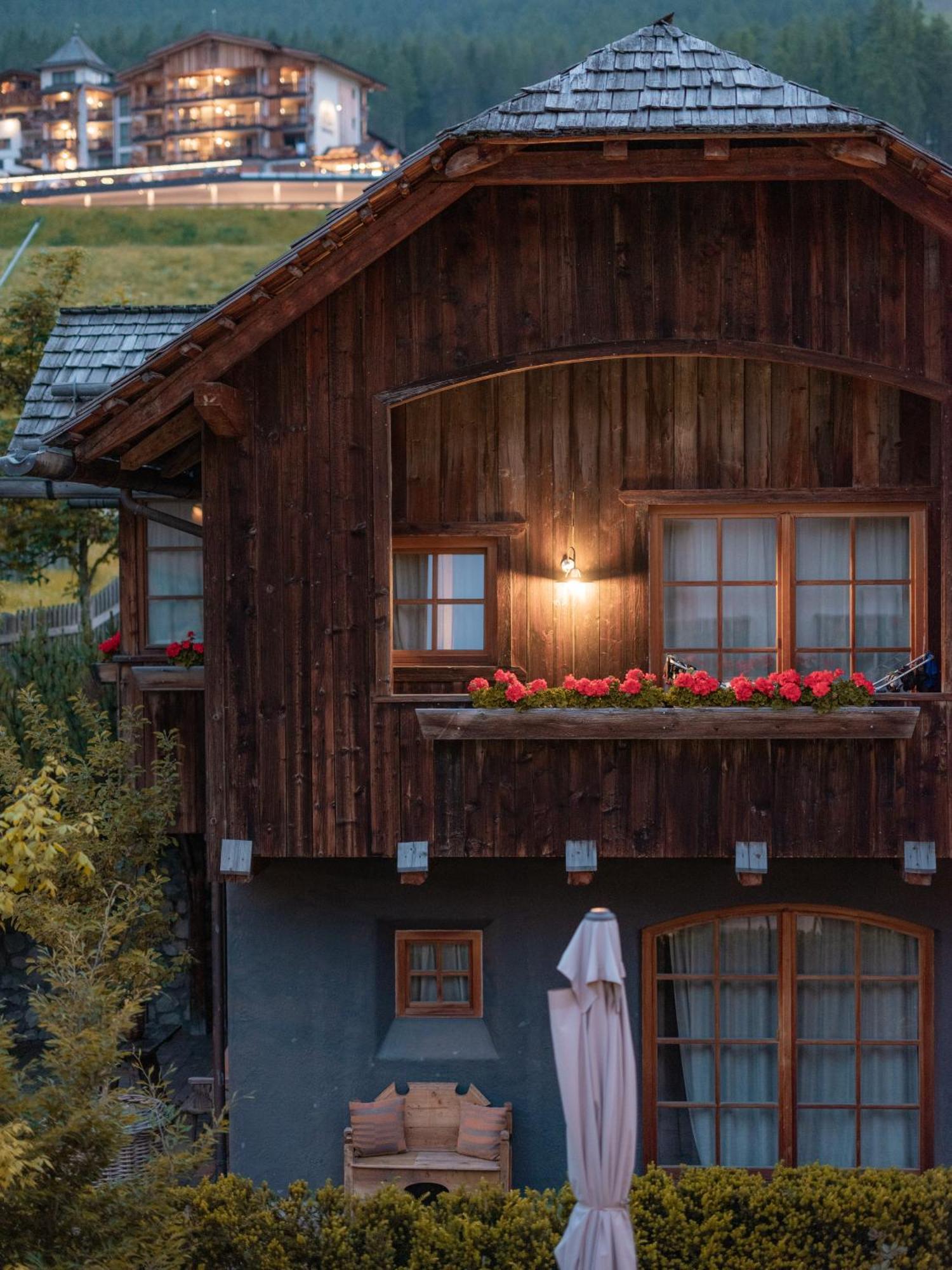 Sportony Mountain Lodges La Villa  Buitenkant foto